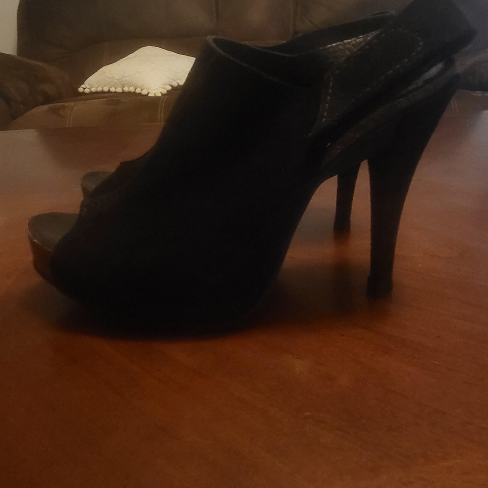 Pedro Garcia heels